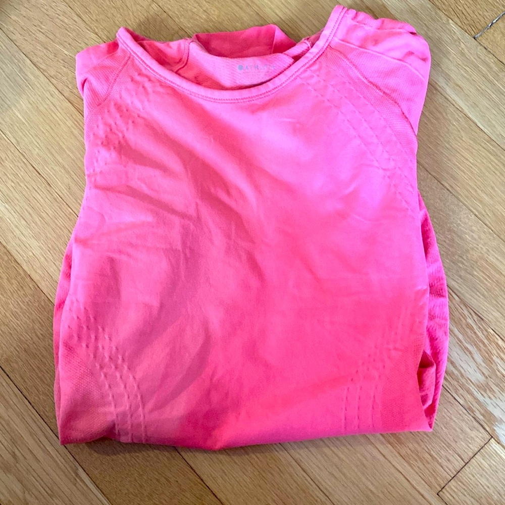 Athleta dry fit tee shirt